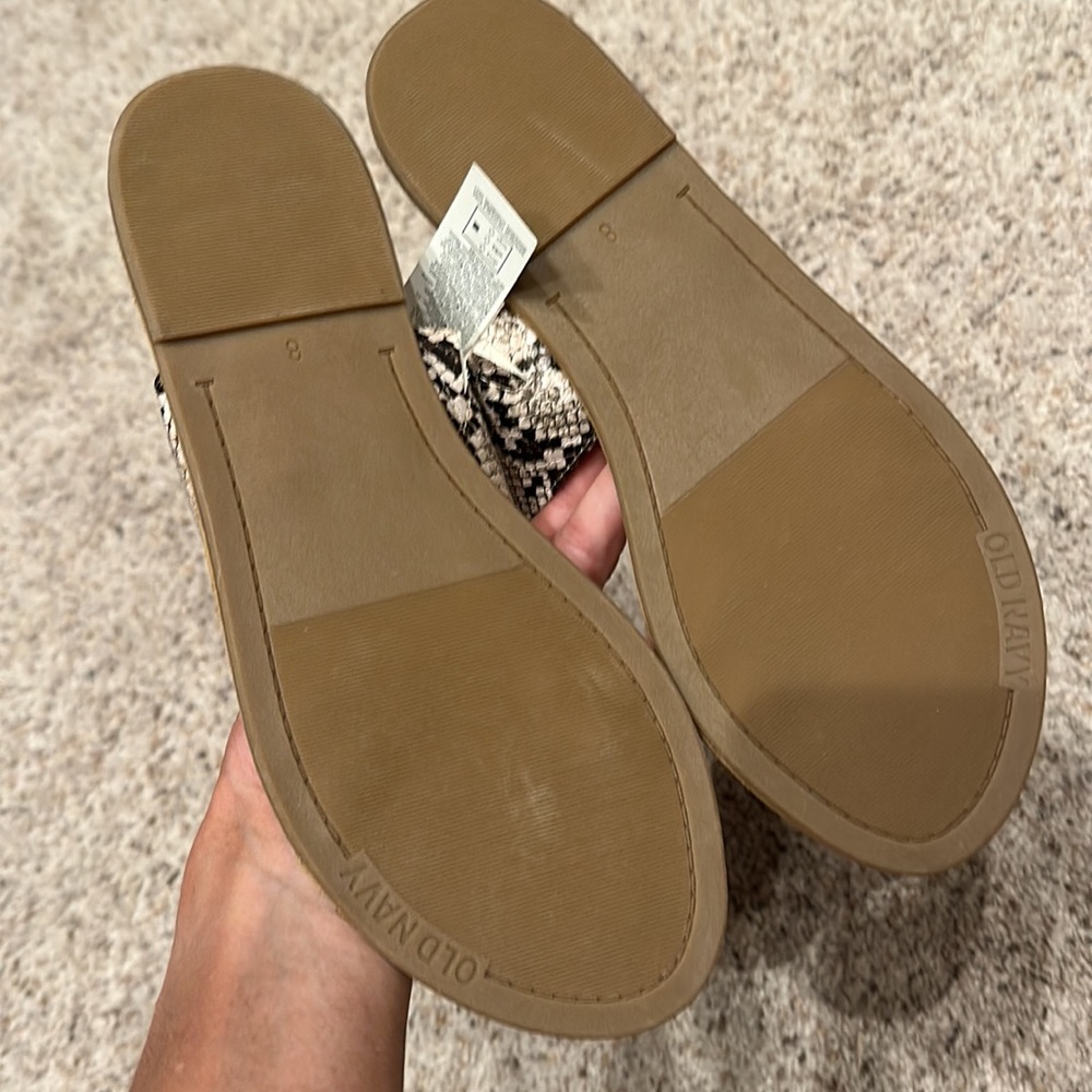 Python flats - Picture 2 of 2